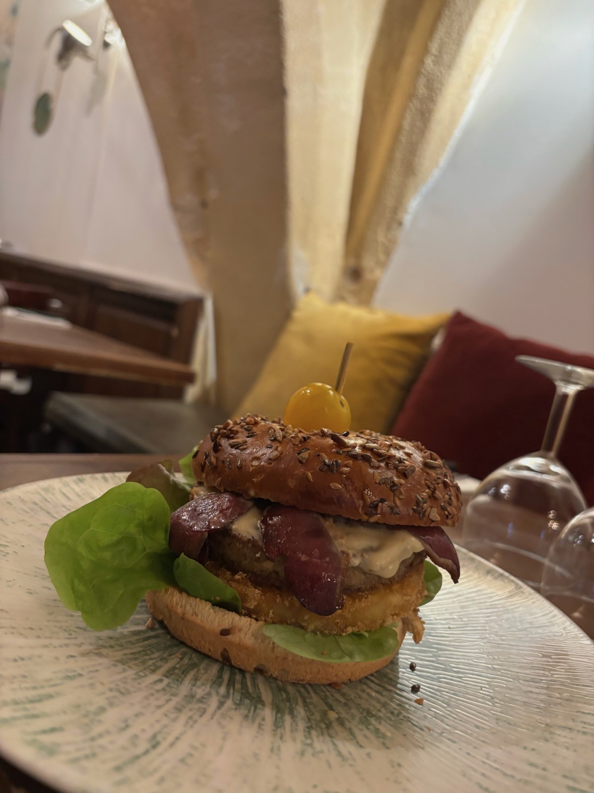 Un Burger  : Confit de Canard et Foie Gras ; pour la Saint Valentin